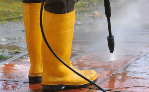 pressure washing in Jacksonville, FL